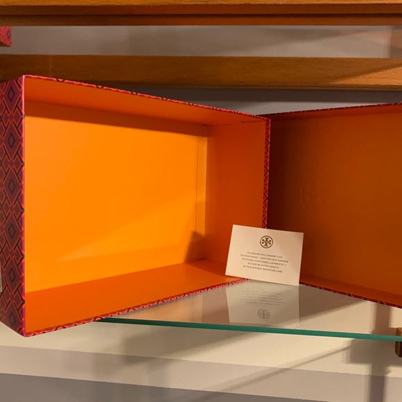 Box Only Tory Burch Women's 'Sally 2' Black Peep - Picture 4 of 4